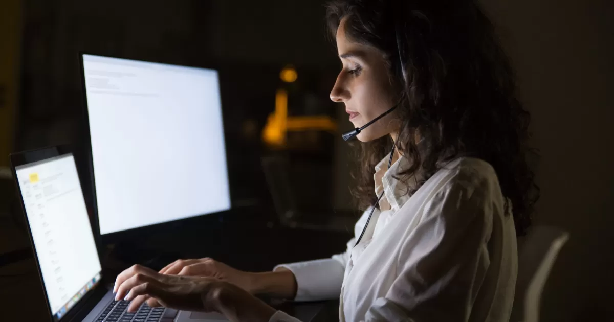 Night Shift Call Center Job – Great Pay, Fast Growth!